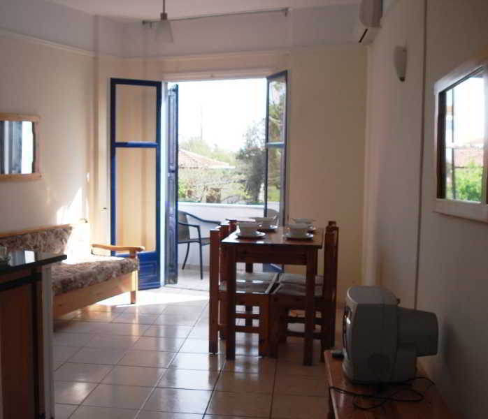 Omega Rooms Anaxos Exterior photo